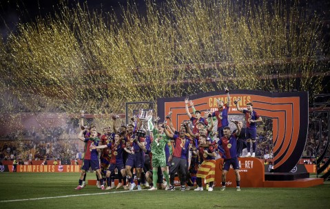 星空体育app下载地址-巴萨逆袭曼联,大胜晋级四强赛