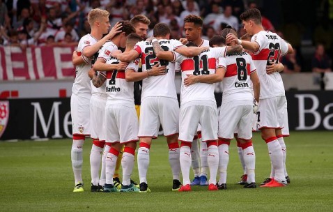 星空体育官方登录入口-弗赖堡主场不敌斯图加特，球员状态下滑