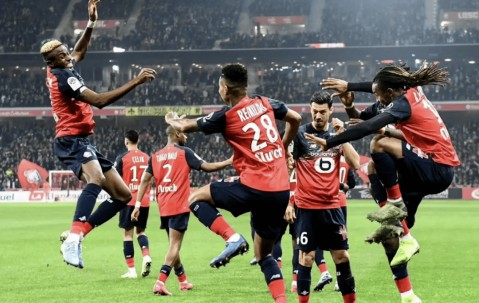 星空体育课程-美因茨客场1-1逼平了沙尔克04，两队实力相当的简单介绍