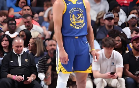 星空体育馆-勇士战胜骑士，库里火力全开