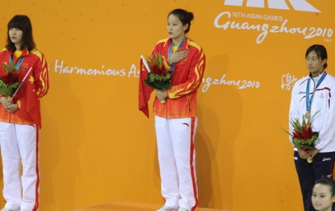 星空体育在线-非洲女子游泳选手突破自我夺金