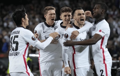 星空体育教练-弗赖堡主场击败不伦瑞克，终结连败的简单介绍