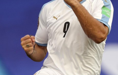 星空体育官方入口-乌拉圭前锋苏亚雷斯加盟阿根廷豪门