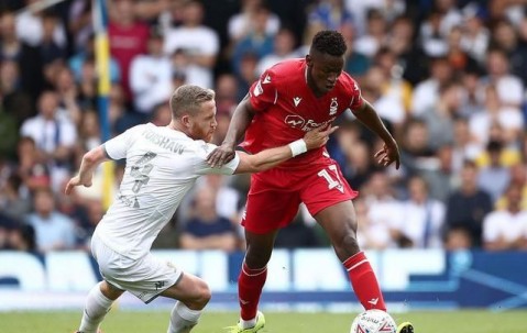 星空体育教练-包含利兹联客平阿斯顿维拉，保级困境仍然严重的词条