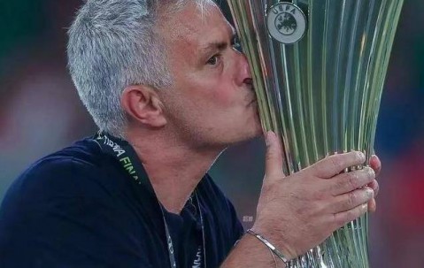 星空体育网页版入口-战术调整不得要领，球队胜率下降