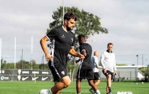 星空体育网站入口-里昂球队调整战术，备战联赛