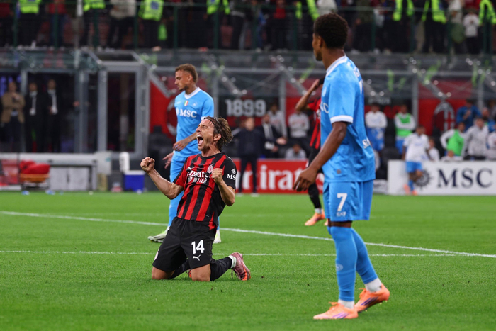 包含AC米兰主场战胜那不勒斯,牢牢守住榜首的词条 包含AC米兰主场战胜那不勒斯,牢牢守住榜首的词条