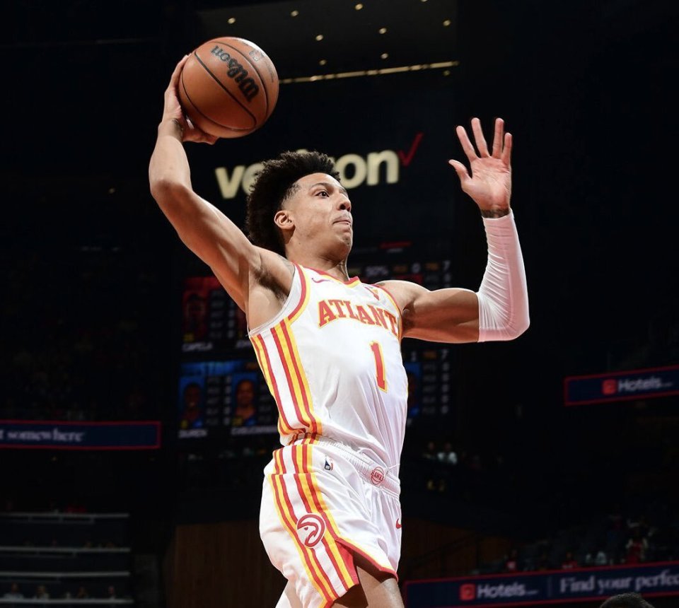 老鹰队宣布签下新一批年轻球员,重启重建计划 老鹰队宣布签下新一批年轻球员,重启重建计划