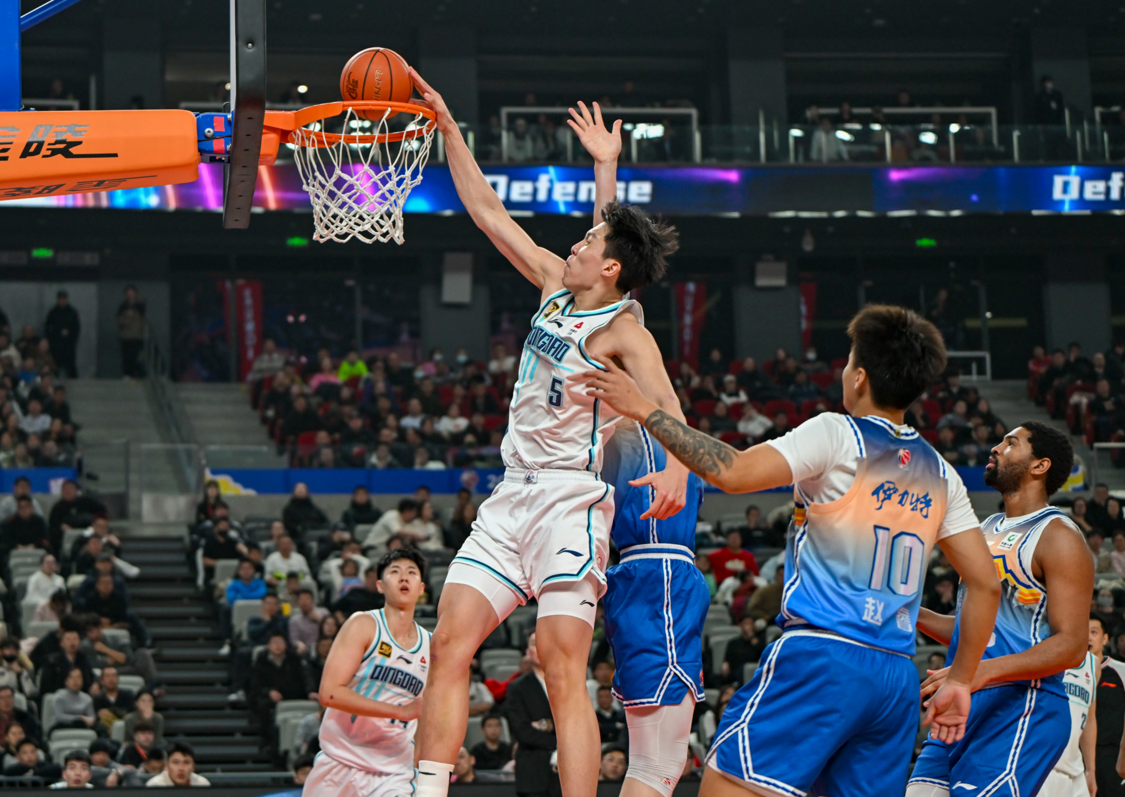 关键时刻球员崭露头角,帮助球队逆转比赛 关键时刻球员崭露头角,帮助球队逆转比赛