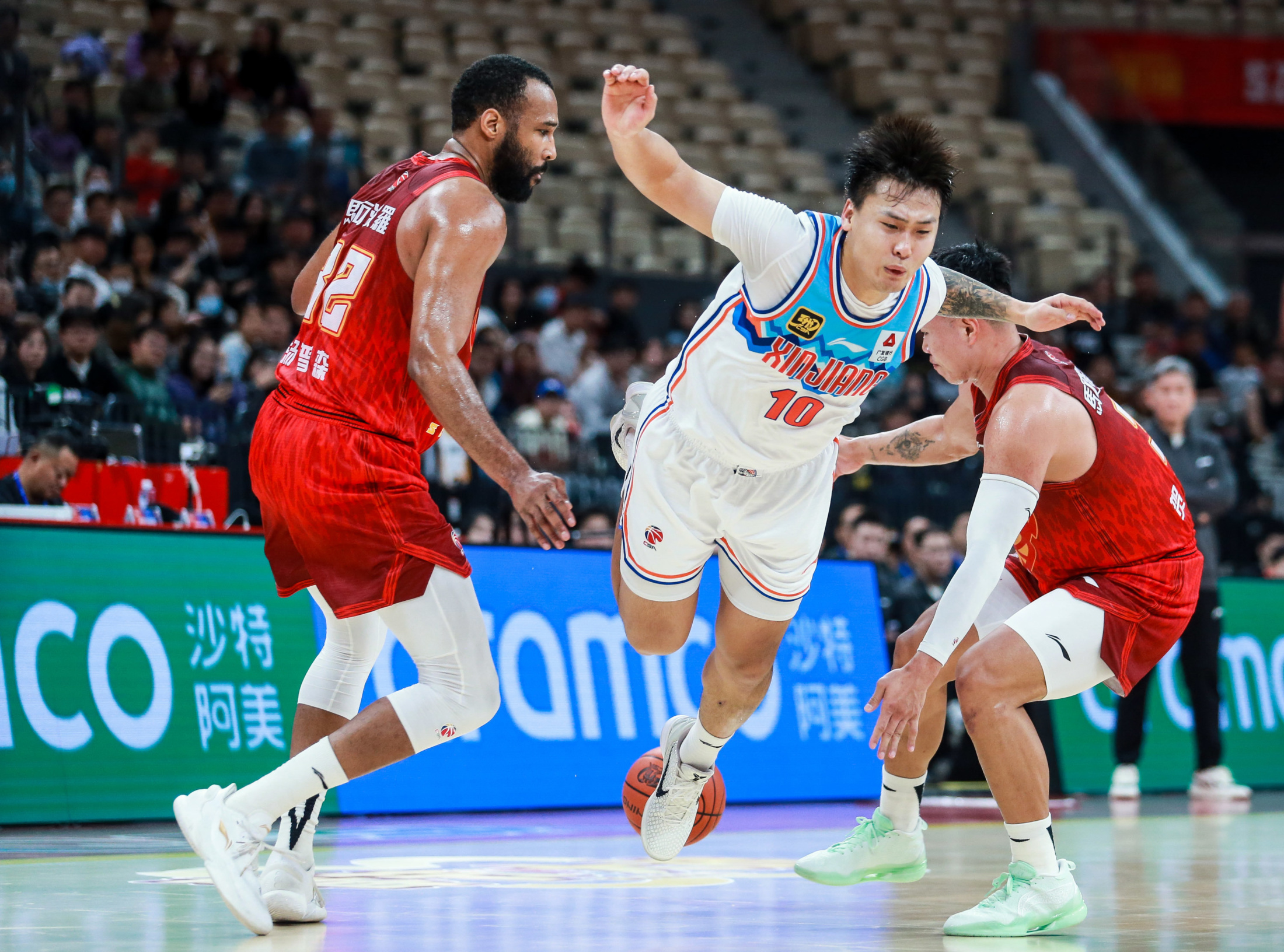 新疆男篮客场憾负四川,联赛开局两连败 新疆男篮客场憾负四川,联赛开局两连败