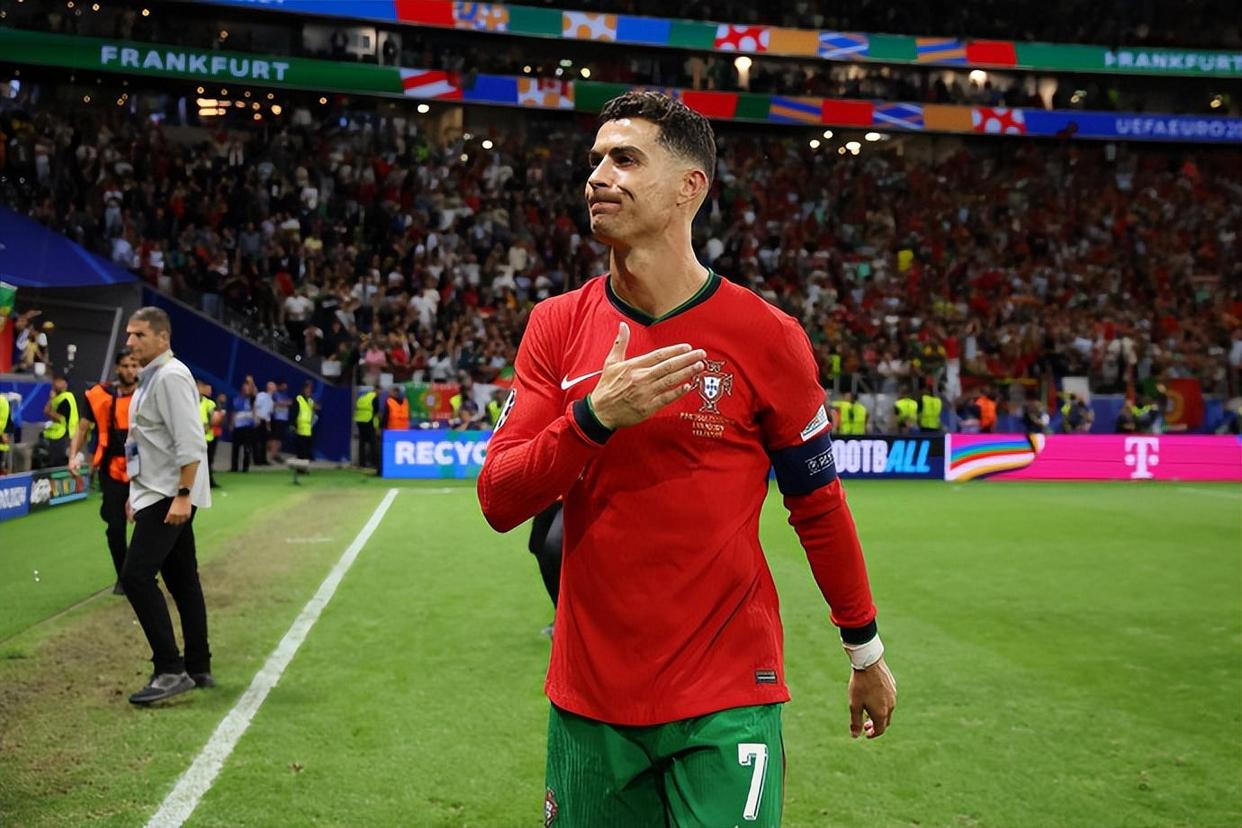 尤文图斯胜切尔西惜败,C罗点球献绝杀的简单介绍 尤文图斯胜切尔西惜败,C罗点球献绝杀的简单介绍